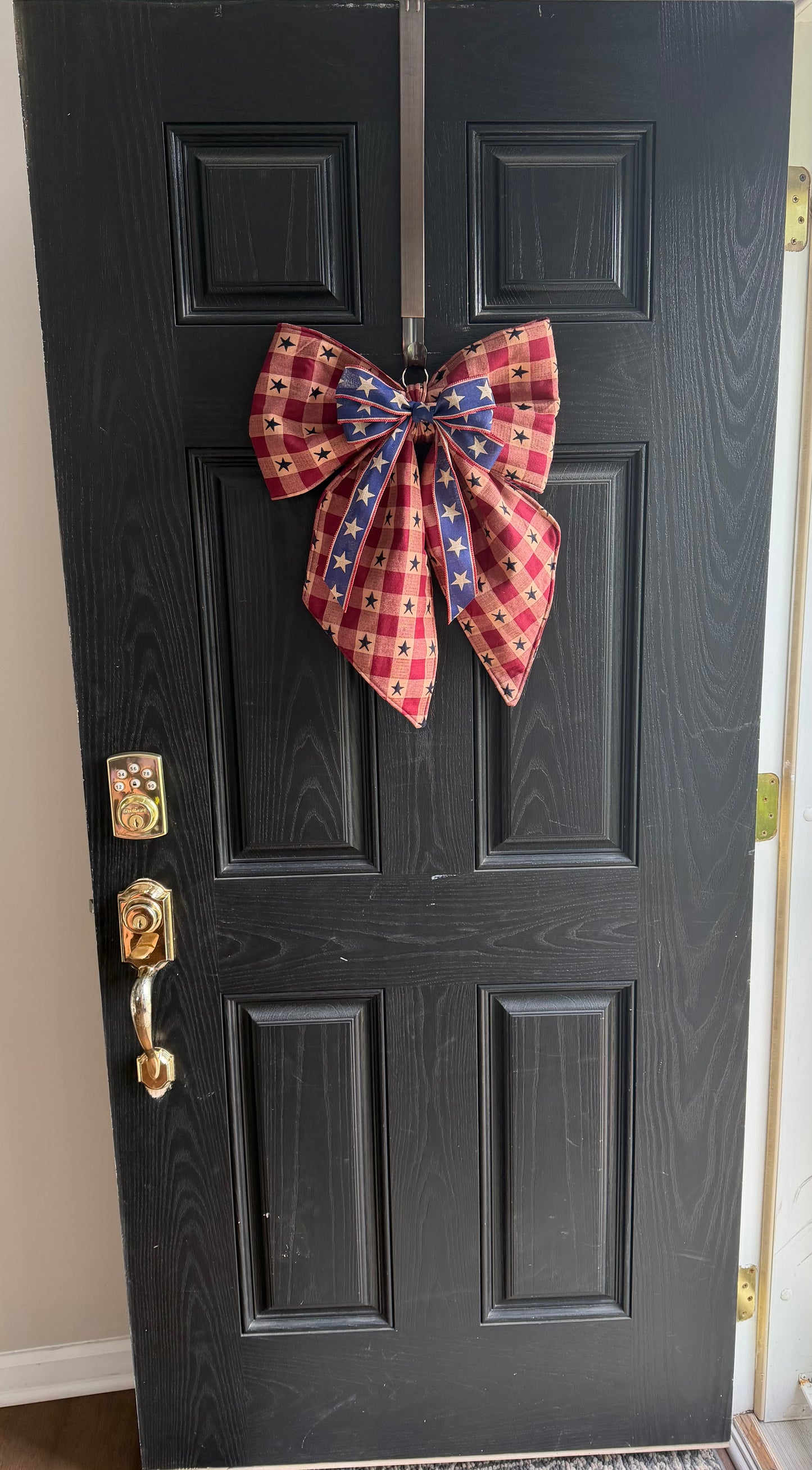 Independence Door Hanger Bow